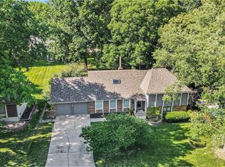 109 NE Locust Dr, Blue Springs, MO 64014
