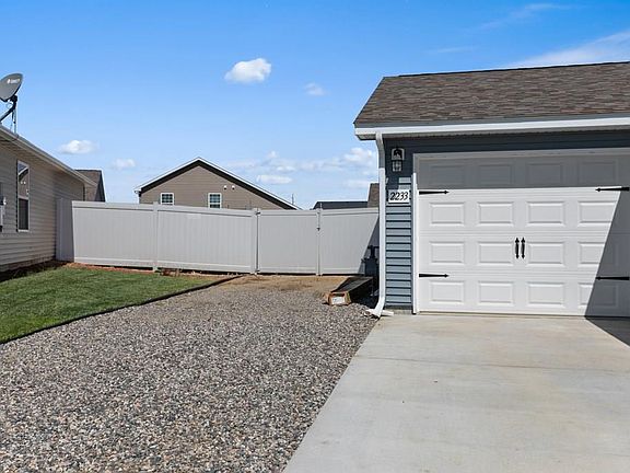 5th image of 2233 Sierra Vista Cir