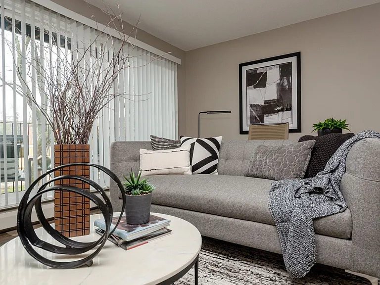 The Birchway Apartments — Photo 5