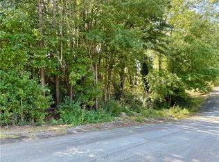 305 Creek Dr, Seneca, SC 29678