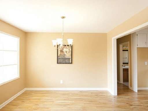 4th image of 404 Katherine Ln