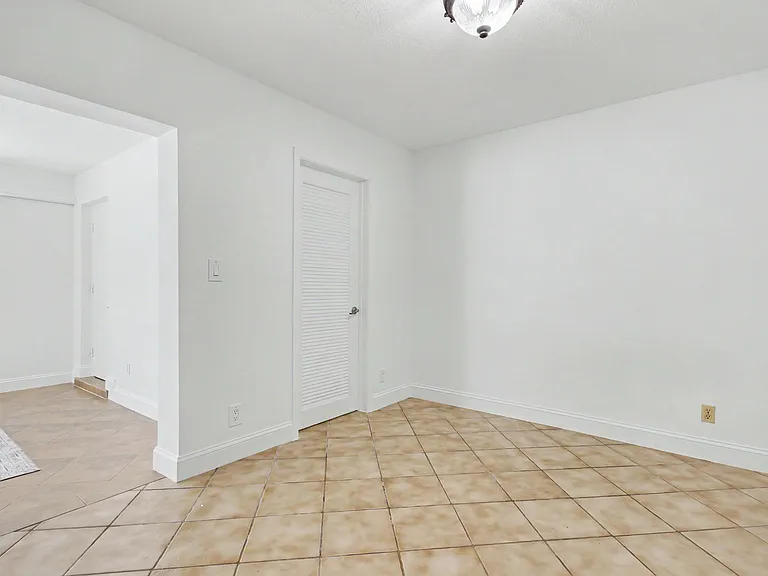 4800 NE 25th Ave N #NORTH — Photo 22