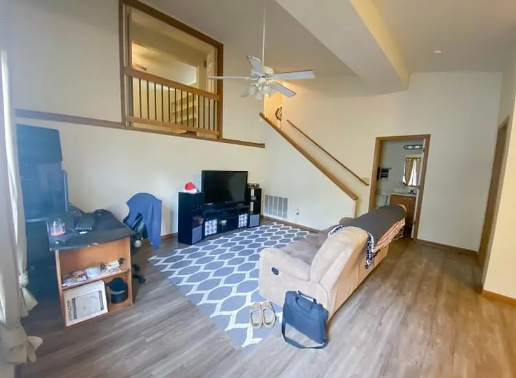 2 bed, 1076 sqft, $1,200 — Photo 2