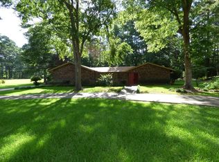 1030 Pinehurst Pl, McComb, MS 39648