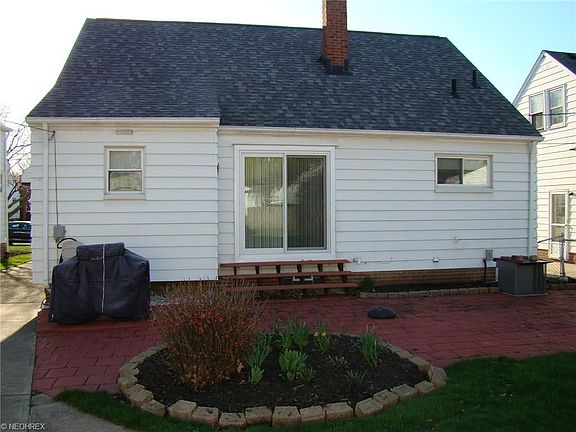 4th image of 275 Woodmere Dr