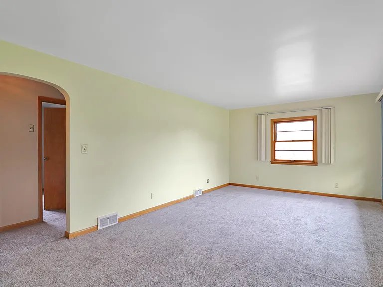 3156 Conlin Dr — Photo 4