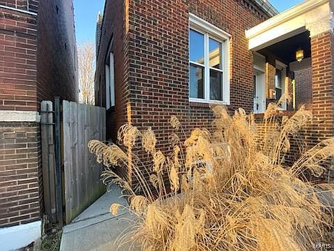 4th image of 2120 Allen Ave