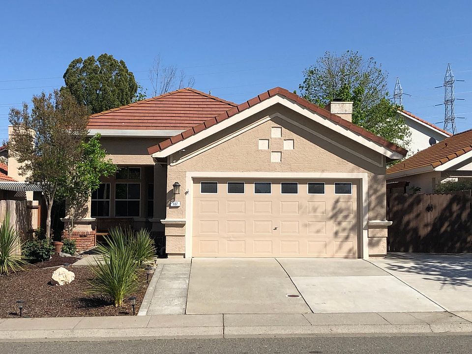 1st image of 107 Sedgeford Way