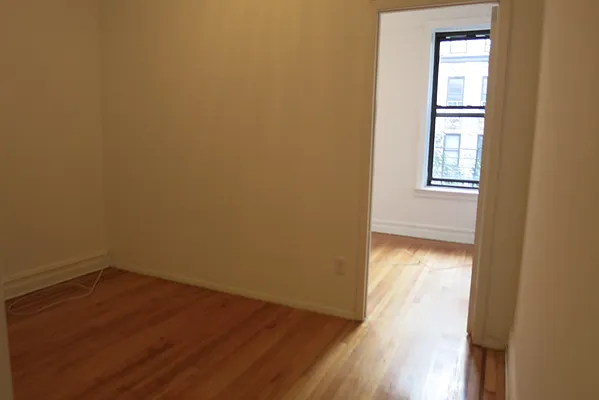 Rented by Manhattan Best Realty, Inc. | media 21