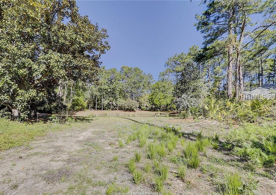 1st image of 11 Big Woods Dr
