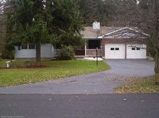 221 3rd St #L-15, Dalton, PA 18414