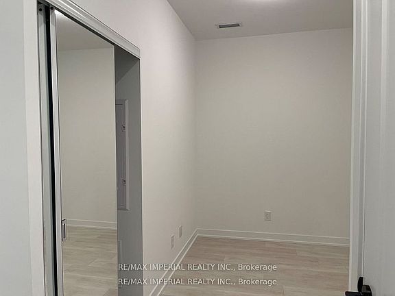 5th image of 5 Defries St E #902