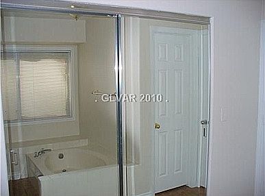 5th image of 7324 Atwood Ave