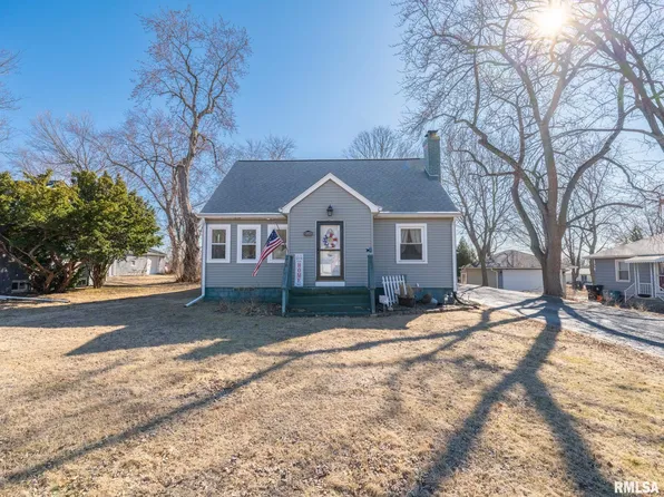 820 W Shenandoah Dr, Peoria, IL 61614