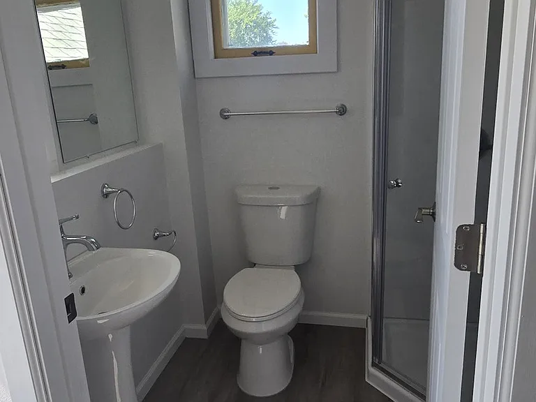 2nd floor bathroom