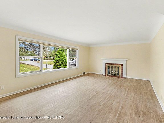 5th image of 5359 Park Lake Rd