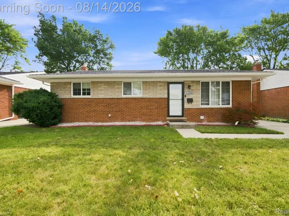 31546 Northwood Rd, Fraser, MI 48026