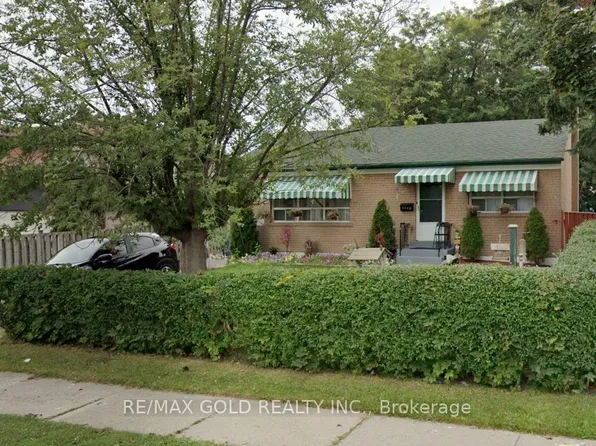 7084 Minotola Ave, Mississauga, ON L4T 2S8