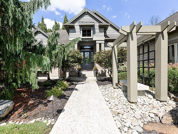 2nd image of 261 Buena Vista Dr
