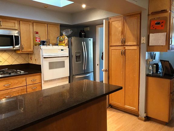 2nd image of 2258 Lanai Ave