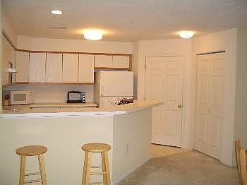3rd image of 1366 Heatherwood Ln