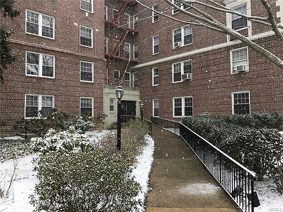 5th image of 300 S Broadway APT 1F