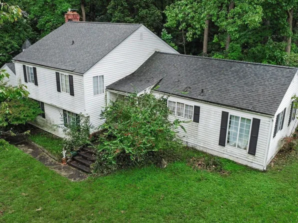 2511 Hounds Chase Dr, Troy, MI 48098