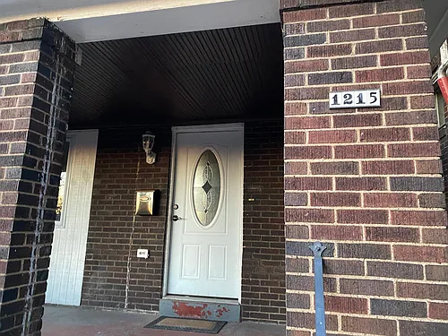 1215 Walnut St Photo 1
