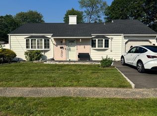 17 Raleigh Rd, Edison, NJ 08817