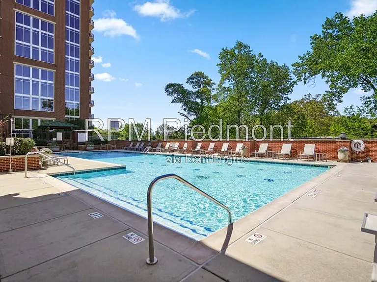 1820 Peachtree Rd #911 — Photo 38
