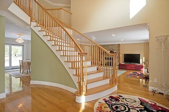 2 STORY ENTRY