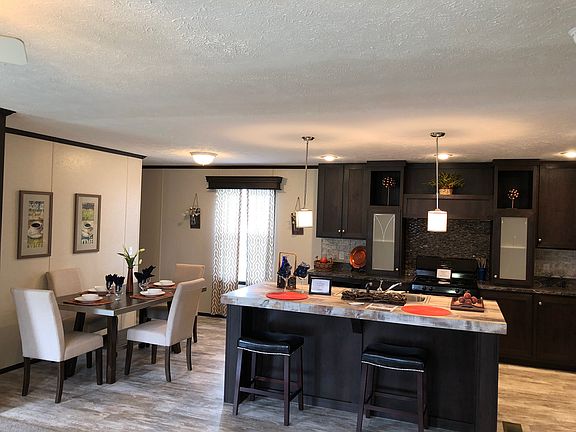 5th image of 25887 Hanover Dr