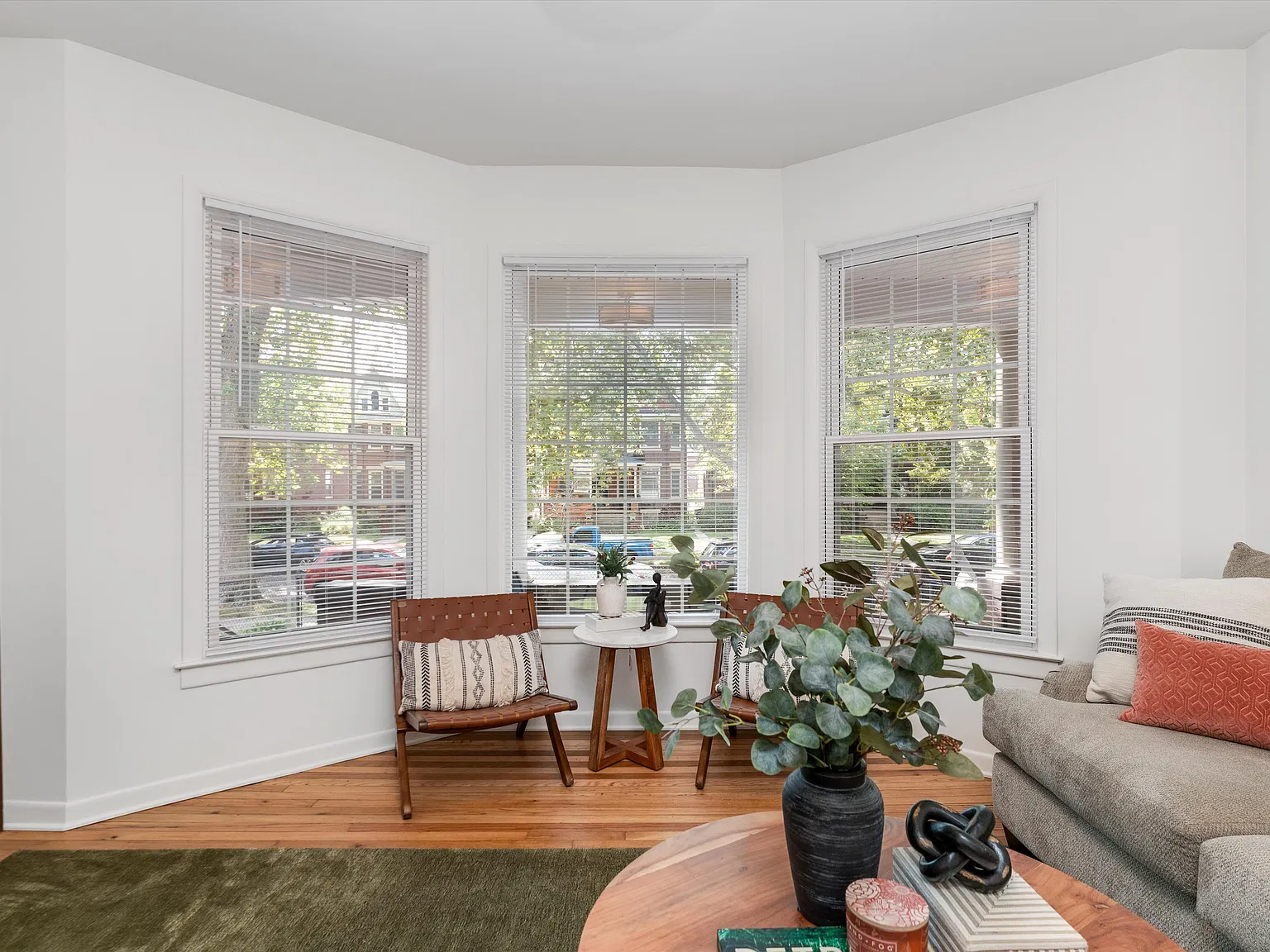 3 bed, 1300 sqft, $2,395 — Photo 3