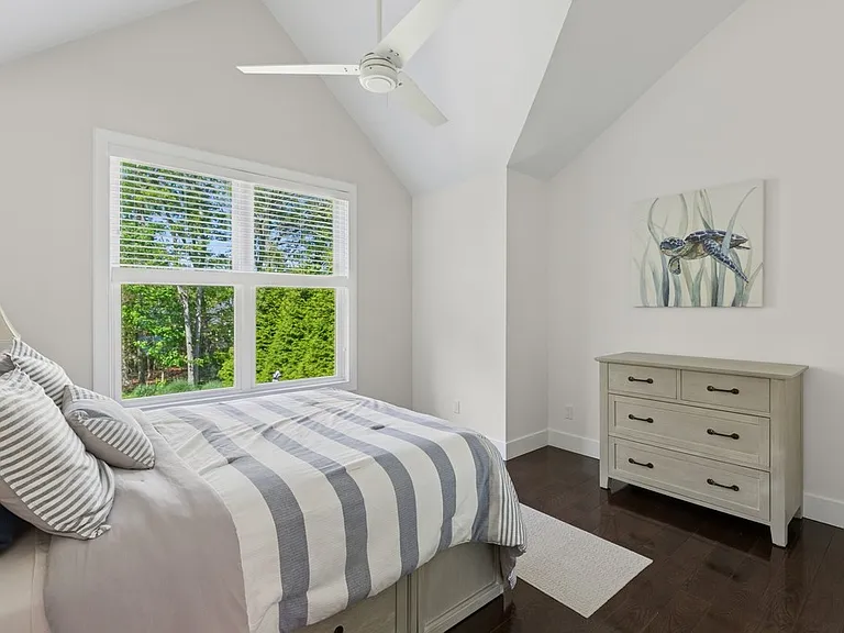 80 Sycamore Dr — Photo 13