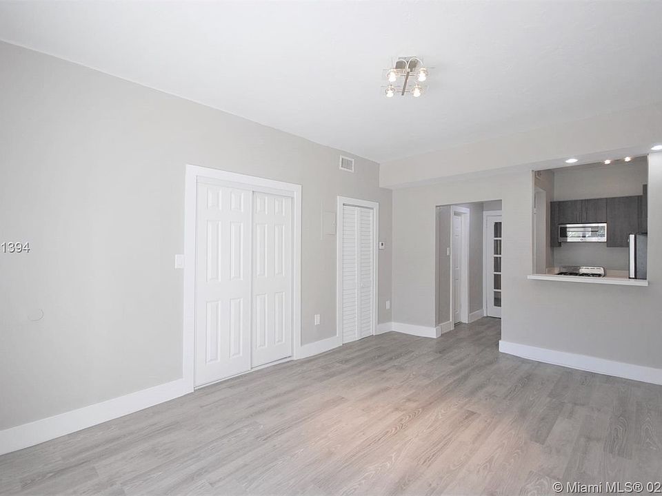 2nd image of 1440 Euclid Ave #Three