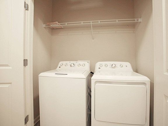 2 Bedroom Washer/Dryer