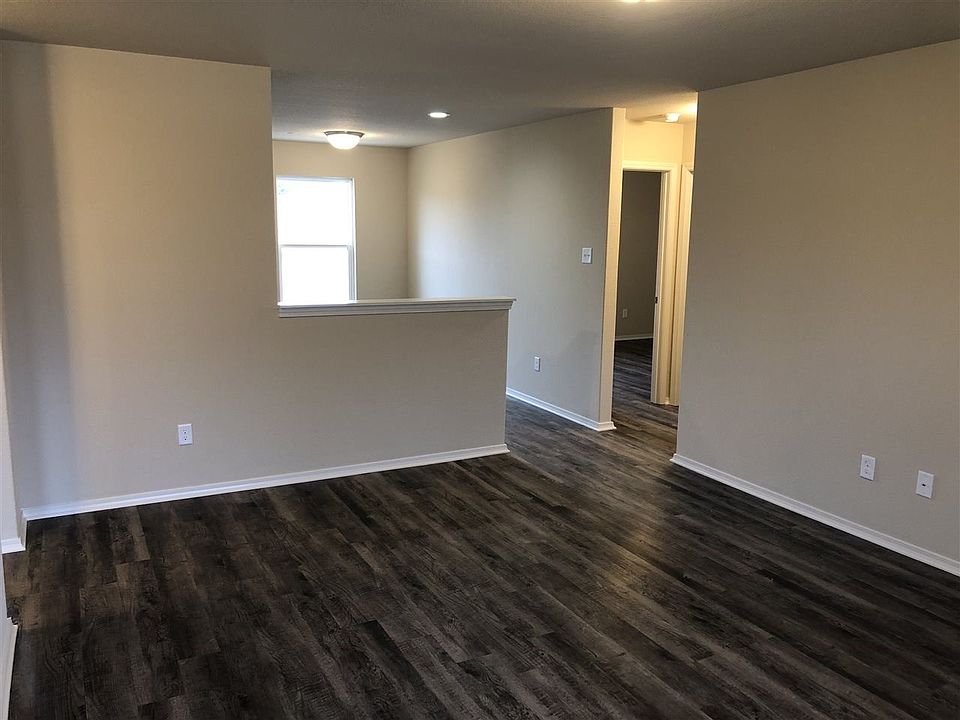 2nd image of 4416 Willow Pointe