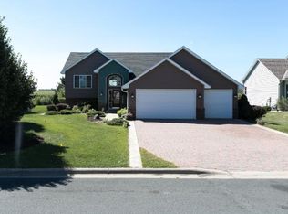 711 Williams Dr, Hastings, MN 55033