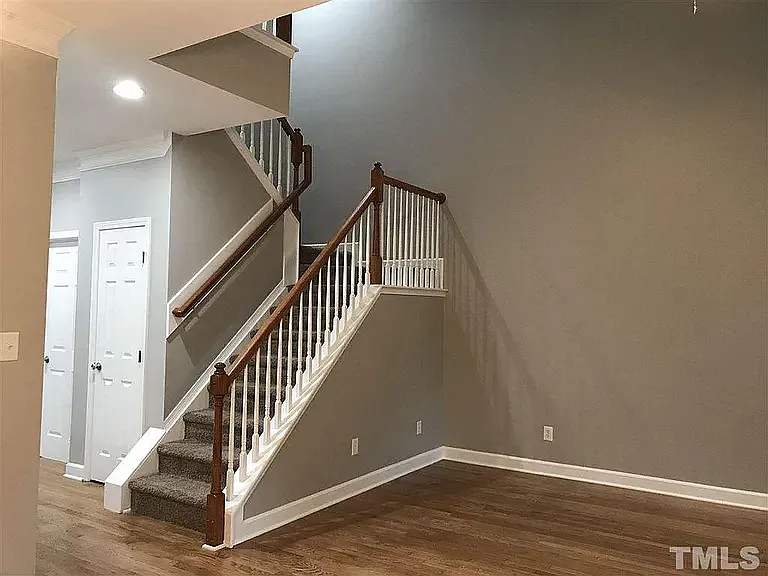 834 Saratoga Dr — Photo 4