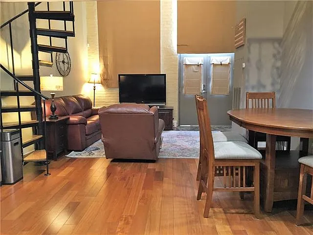 920 Poeyfarre St #113 — Photo 6