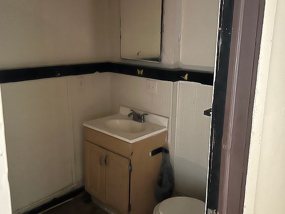 5th image of 1122 Fountain Ave