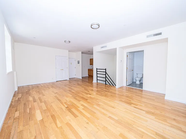 543 Kosciuszko St #1F — Photo 4
