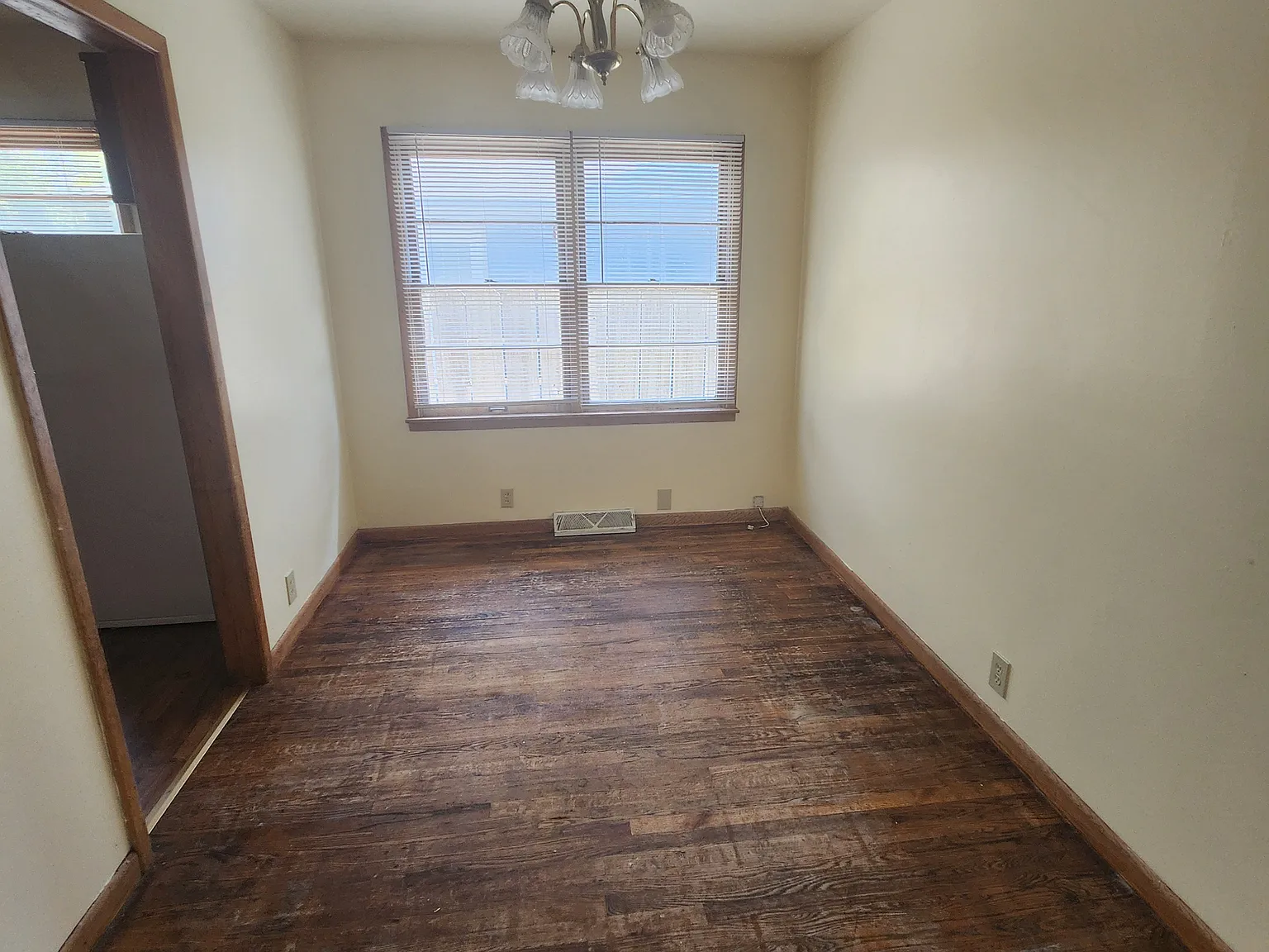 741 S 2nd St — Photo 3