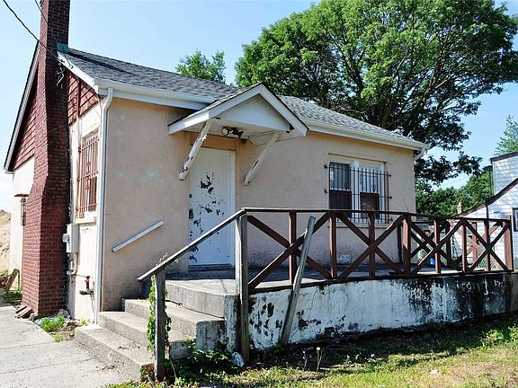 2nd image of 44 Lincoln Ave