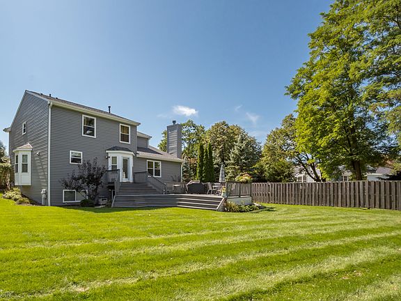 2nd image of 8012 Redwood Ct