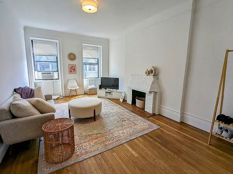 49 W 75th St #10 — Photo 1