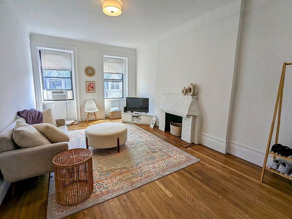 1st image of 49 W 75th St APT 10