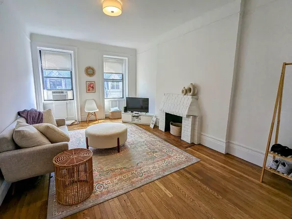 49 West 75th Street image 1 of 8