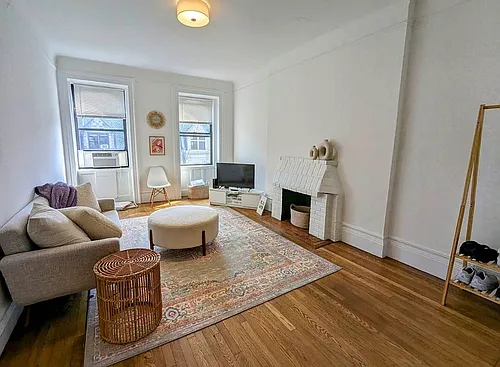 49 W 75th St #10 Photo 1 49 W 75th St #10 Photo 1