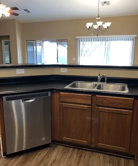 802 S 112th Ave — Photo 10